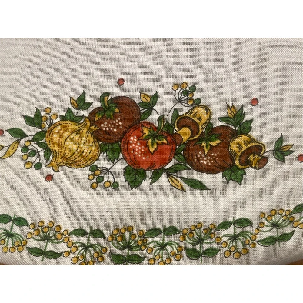 Vintage 1970’s Spice of Life Fringe Round Tablecloth Fits 48”-54” JCPenney READ